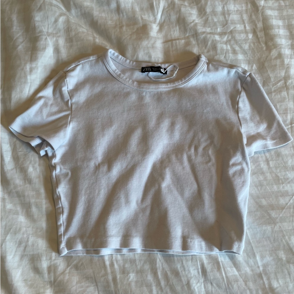 Zara Tshirt in Size small